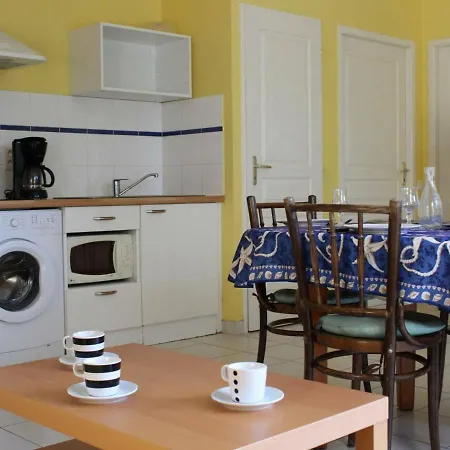 Jonzac, 3 Pieces, 4 Personnes - Fr-1-246d-18 Apartamento
